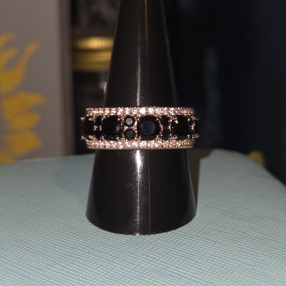 Chic Black and Rose Gold Women's Ring